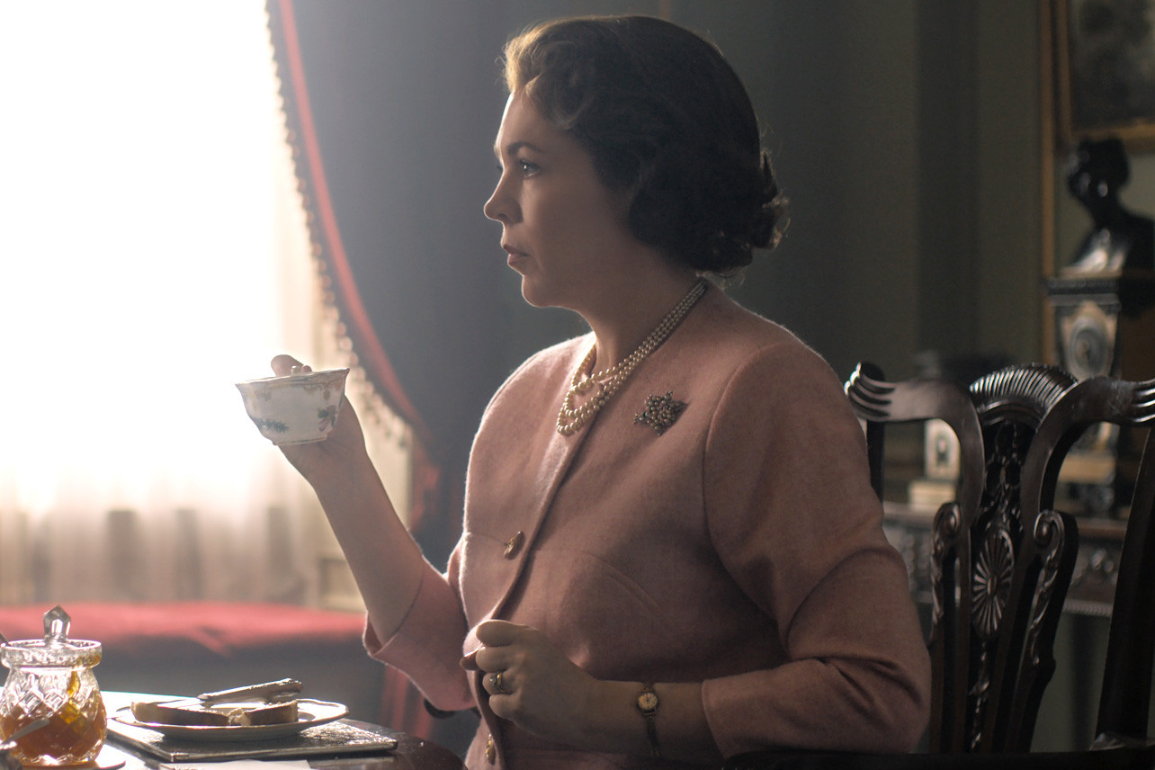 Olivia Colman w 3. sezonie "The Crown"